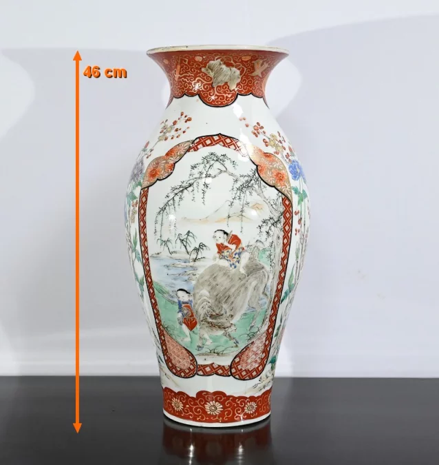Grand Vase en Porcelaine Japonaise – Fin XIXe