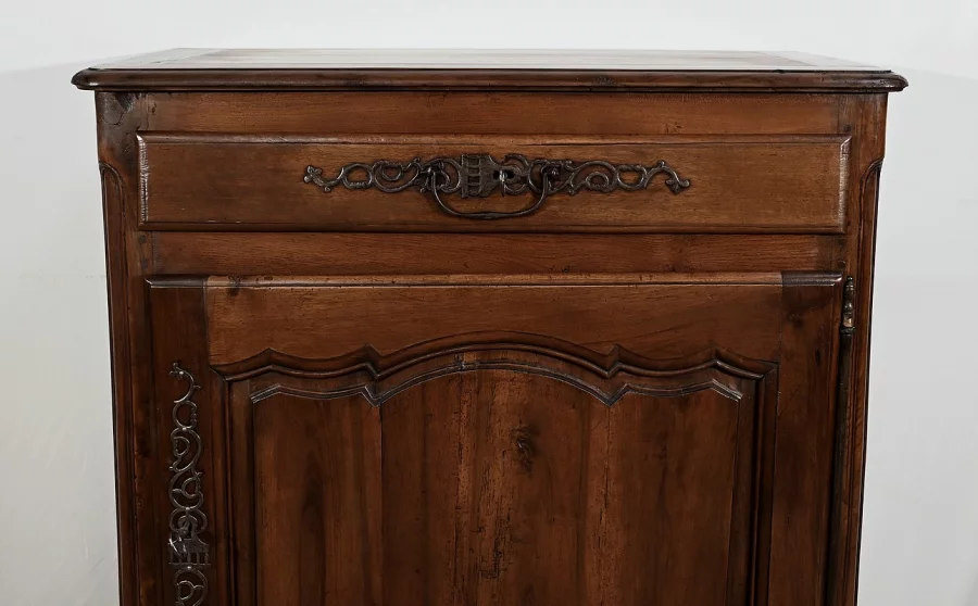 SCHRANK IM LOUIS XV-STIL