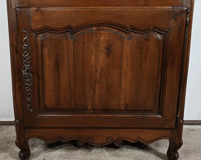 SCHRANK IM LOUIS XV-STIL