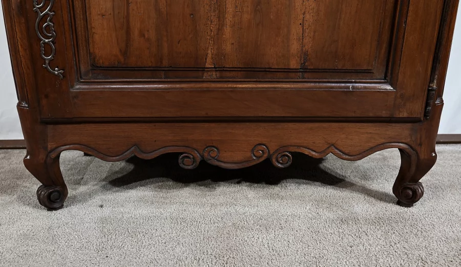 SCHRANK IM LOUIS XV-STIL