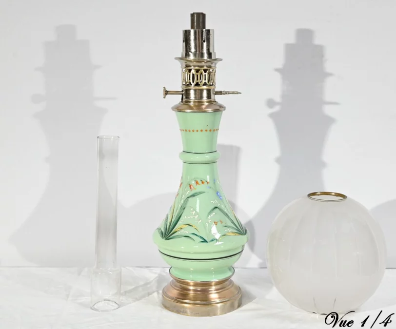 Lampe à Pétrole en Céramique – Fin XIXe