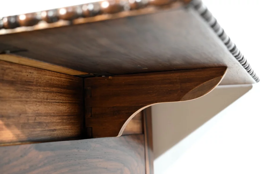 Petite Table de Salon en Palissandre, époque Restauration – Début XIXe