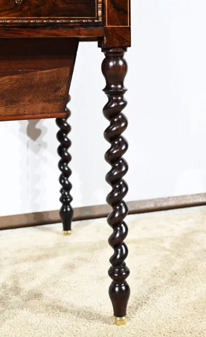 Petite Table de Salon en Palissandre, époque Restauration – Début XIXe