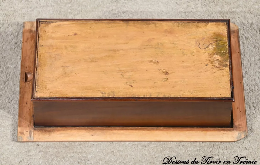 Petite Table de Salon en Palissandre, époque Restauration – Début XIXe