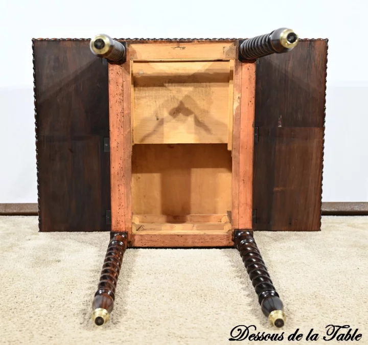 Petite Table de Salon en Palissandre, époque Restauration – Début XIXe