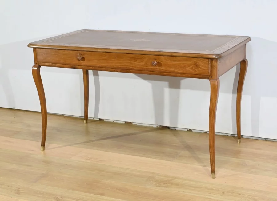 SCHREIBTISCH AUS DEM 18. JAHRHUNDERT
