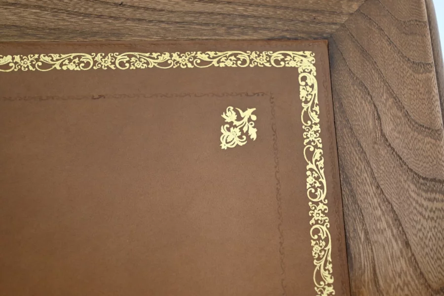 SCHREIBTISCH AUS DEM 18. JAHRHUNDERT