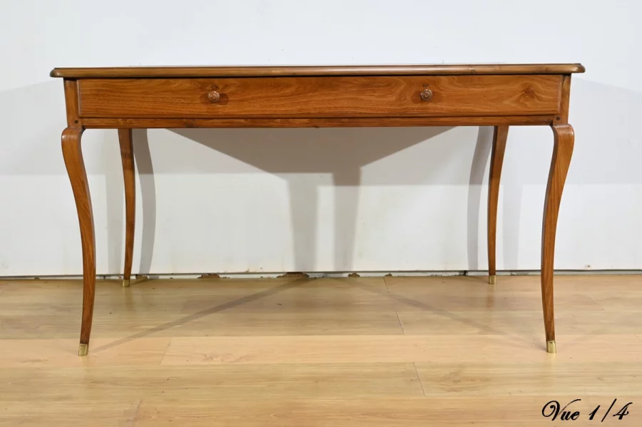 SCHREIBTISCH AUS DEM 18. JAHRHUNDERT