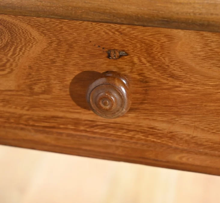 SCHREIBTISCH AUS DEM 18. JAHRHUNDERT