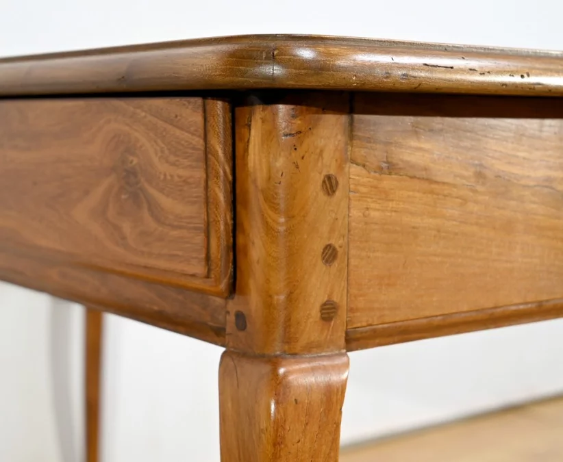 SCHREIBTISCH AUS DEM 18. JAHRHUNDERT