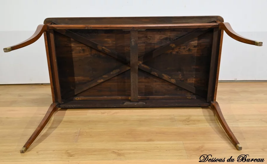 SCHREIBTISCH AUS DEM 18. JAHRHUNDERT