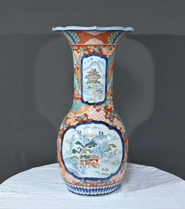 Important Vase Arita en Porcelaine, ère Meiji, Japon – Fin XIXe