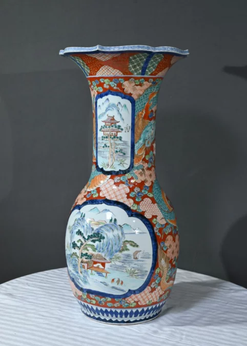 Important Vase Arita en Porcelaine, ère Meiji, Japon – Fin XIXe