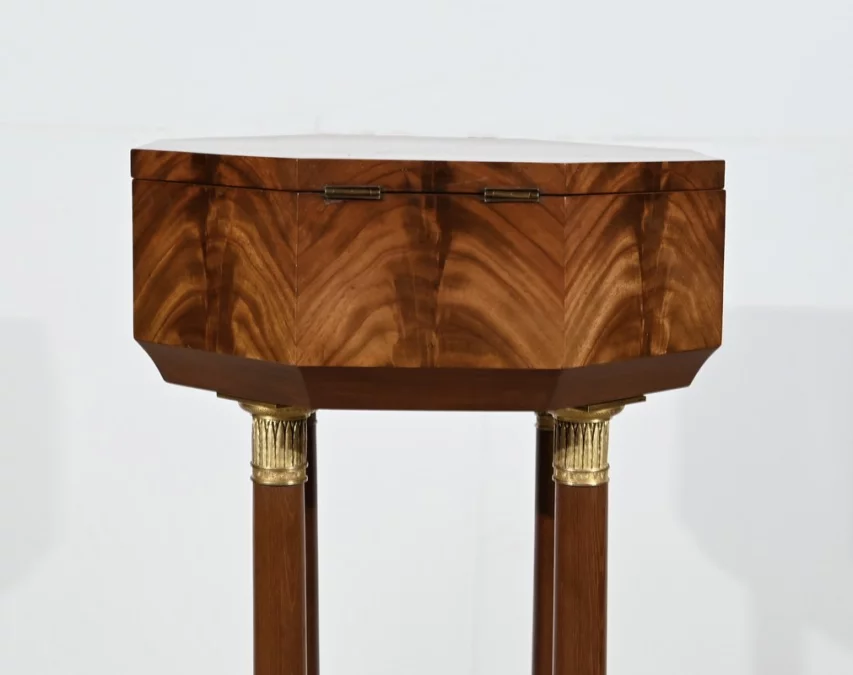 Frisiertisch im französischen Empire-Stil