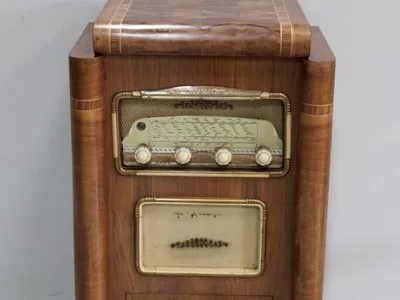 ART DECO PERIOD RADIOGRAM