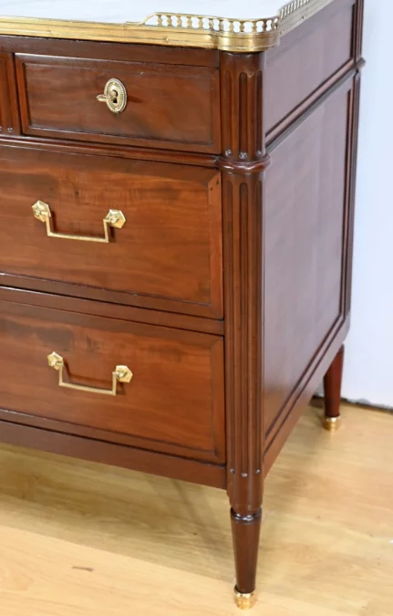 CÓMODA DEL PERIODO LUIS XVI