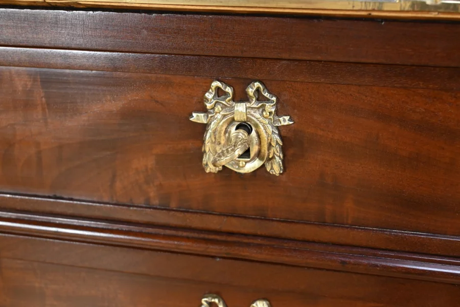 CÓMODA DEL PERIODO LUIS XVI