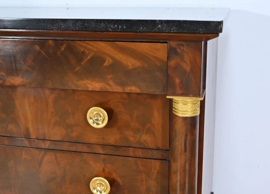 KOMMODE AUS DER FRANZÖSISCHEN EMPIRE-ZEIT