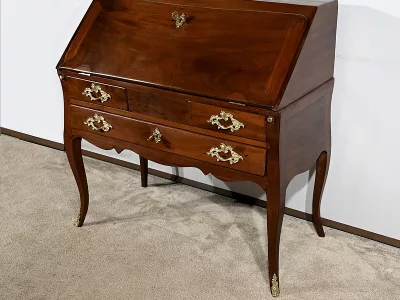 Schreibtisch aus der Zeit von Louis XV