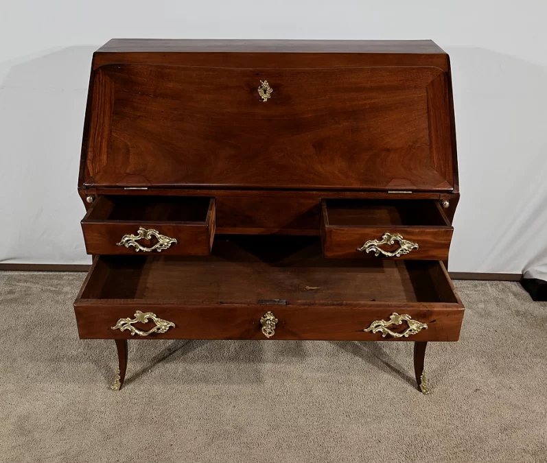 Schreibtisch aus der Zeit von Louis XV