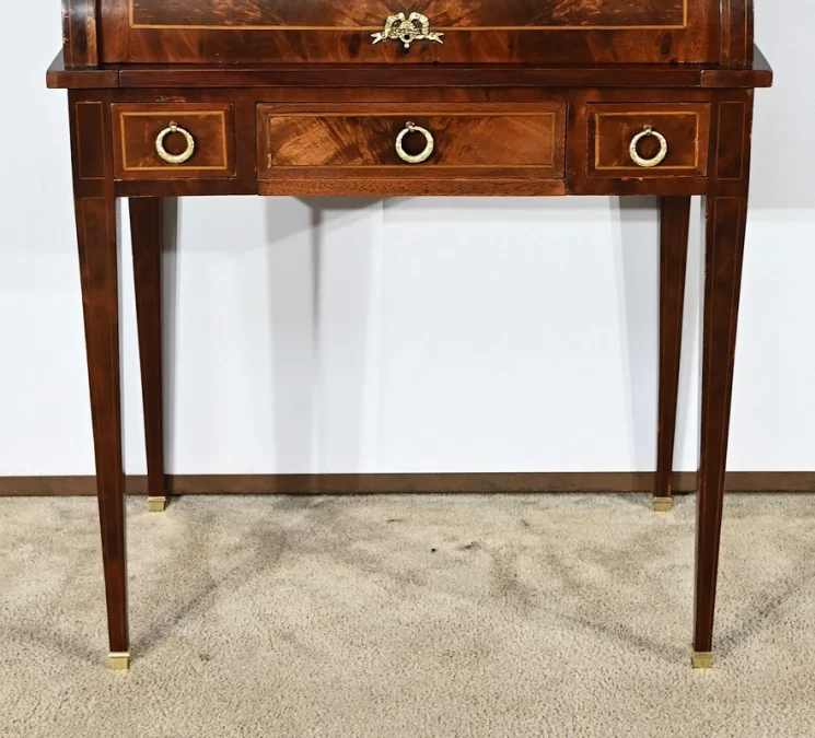 ESCRITORIO ESTILO LUIS XV