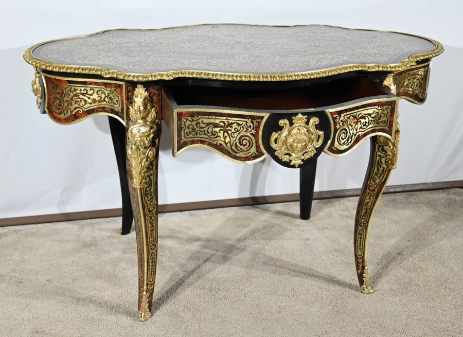 Beistelltisch aus der Zeit Napoleons III.