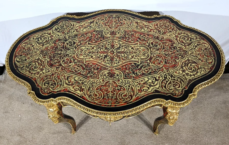 Beistelltisch aus der Zeit Napoleons III.