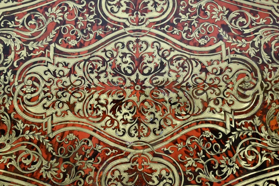 Beistelltisch aus der Zeit Napoleons III.