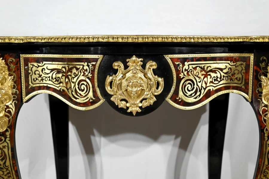 Beistelltisch aus der Zeit Napoleons III.