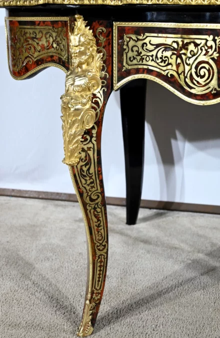 Beistelltisch aus der Zeit Napoleons III.