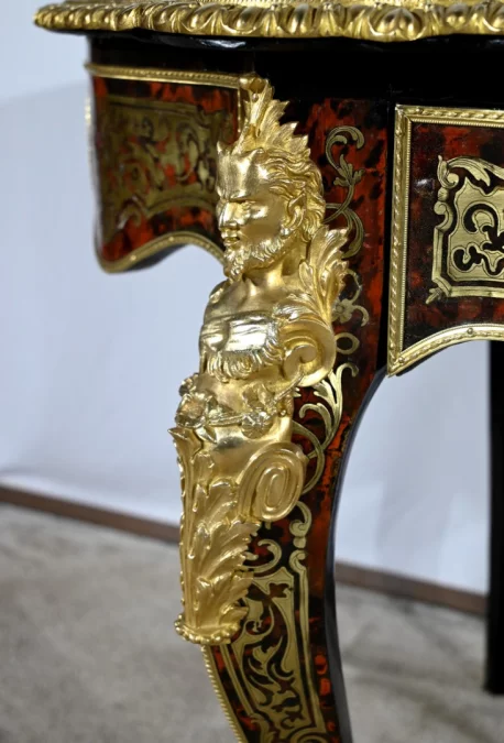 Beistelltisch aus der Zeit Napoleons III.