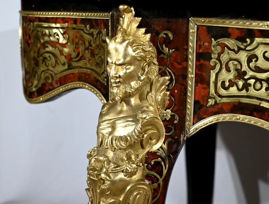 Beistelltisch aus der Zeit Napoleons III.