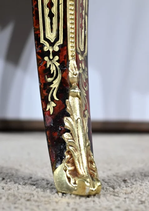 Beistelltisch aus der Zeit Napoleons III.