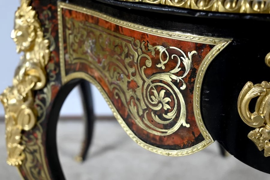 Beistelltisch aus der Zeit Napoleons III.