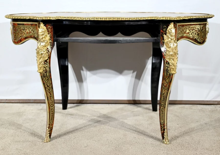 Beistelltisch aus der Zeit Napoleons III.