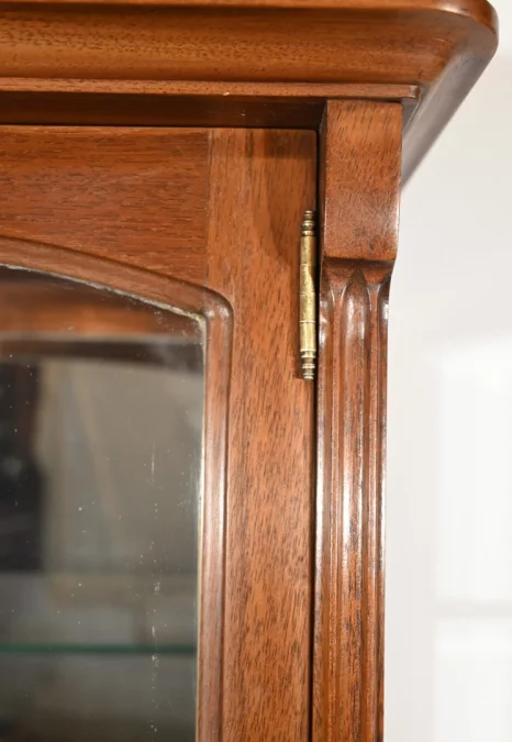 ШКАФ ИЗ КРАСНОГО ДЕРЕВА, приписываемый MAISON E. DIOT