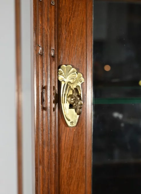 ШКАФ ИЗ КРАСНОГО ДЕРЕВА, приписываемый MAISON E. DIOT