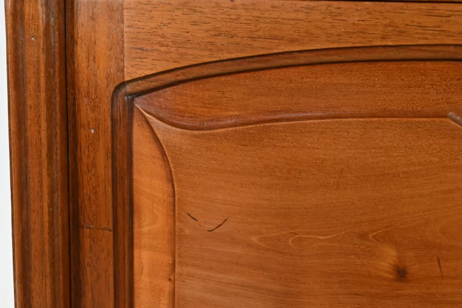 ШКАФ ИЗ КРАСНОГО ДЕРЕВА, приписываемый MAISON E. DIOT