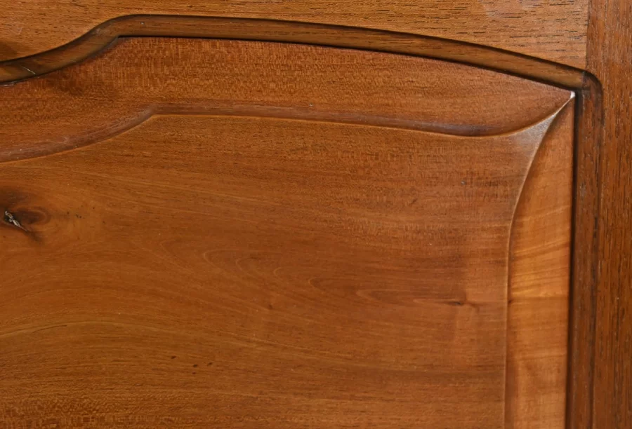 ШКАФ ИЗ КРАСНОГО ДЕРЕВА, приписываемый MAISON E. DIOT