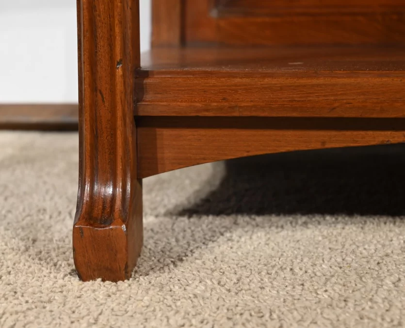 ШКАФ ИЗ КРАСНОГО ДЕРЕВА, приписываемый MAISON E. DIOT