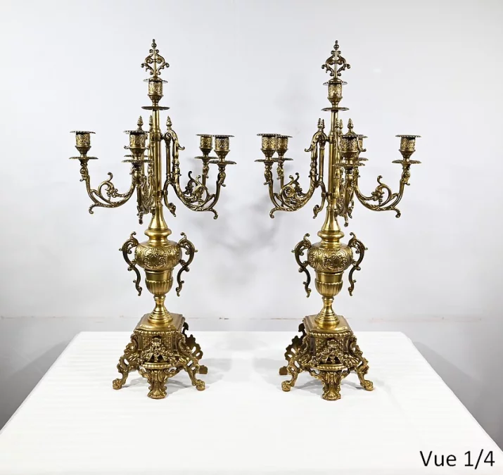Paire d’importants Candélabres en Bronze Doré, style Louis XIV – Début XIXe