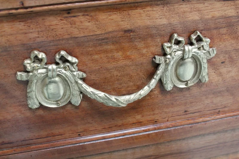 CÓMODA DE LA ÉPOCA LUIS XVI