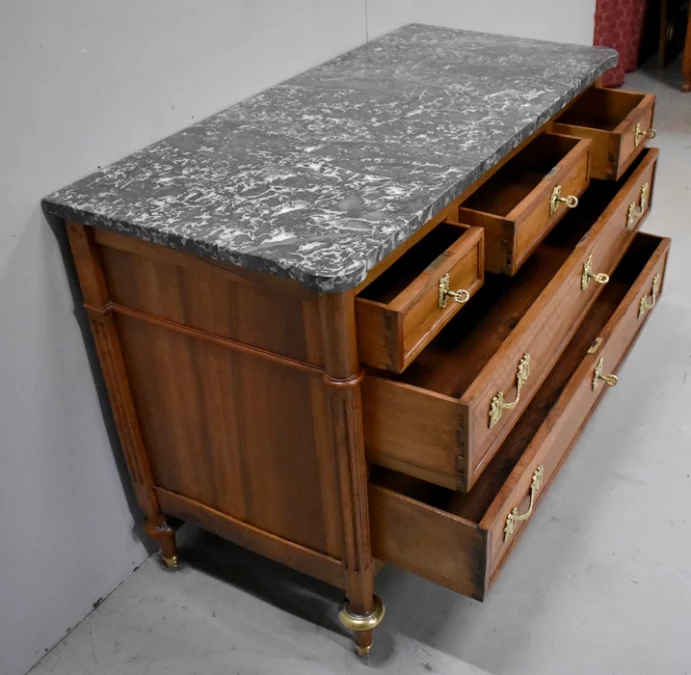 CÓMODA DE LA ÉPOCA LUIS XVI