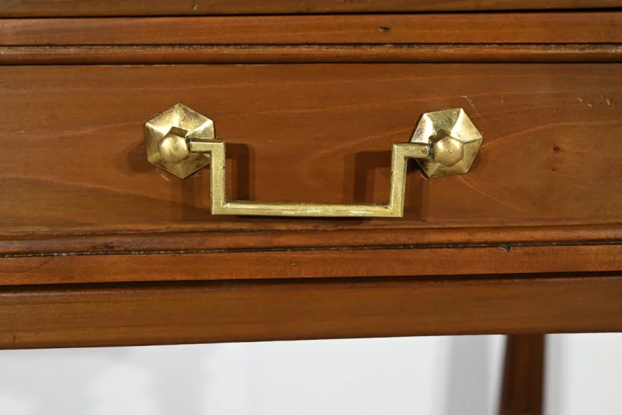 КОНСОЛЬНЫЙ СТОЛ В СТИЛЕ ЛЮДОВИКА XVI