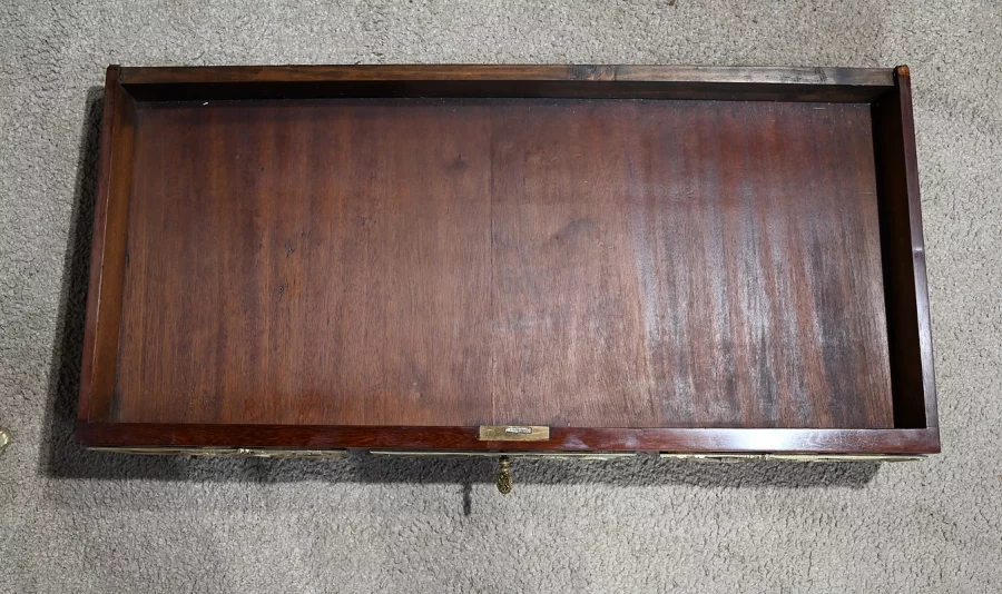 SCHREIBTISCH IM LOUIS XV-STIL