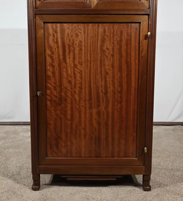 Plattenspielerschrank aus der Art-Déco-Zeit