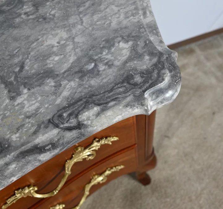 KOMMODE IM LOUIS XV-STIL