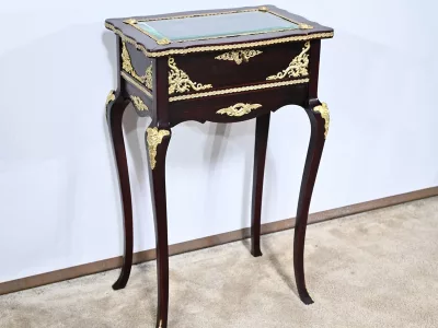 PRÄSENTATIONSTISCH IM LOUIS XV-STIL