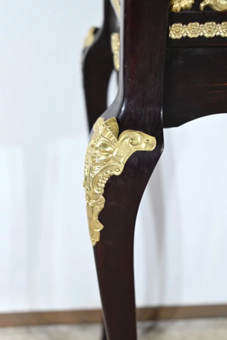 PRÄSENTATIONSTISCH IM LOUIS XV-STIL