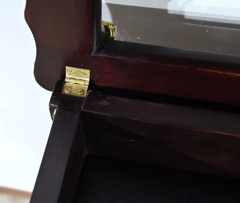 PRÄSENTATIONSTISCH IM LOUIS XV-STIL